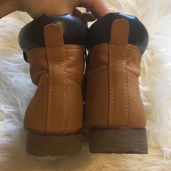 boots - Picture 3 of 3